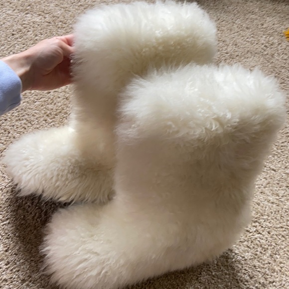 Rare Ugg Fluff Momma Boots Size 